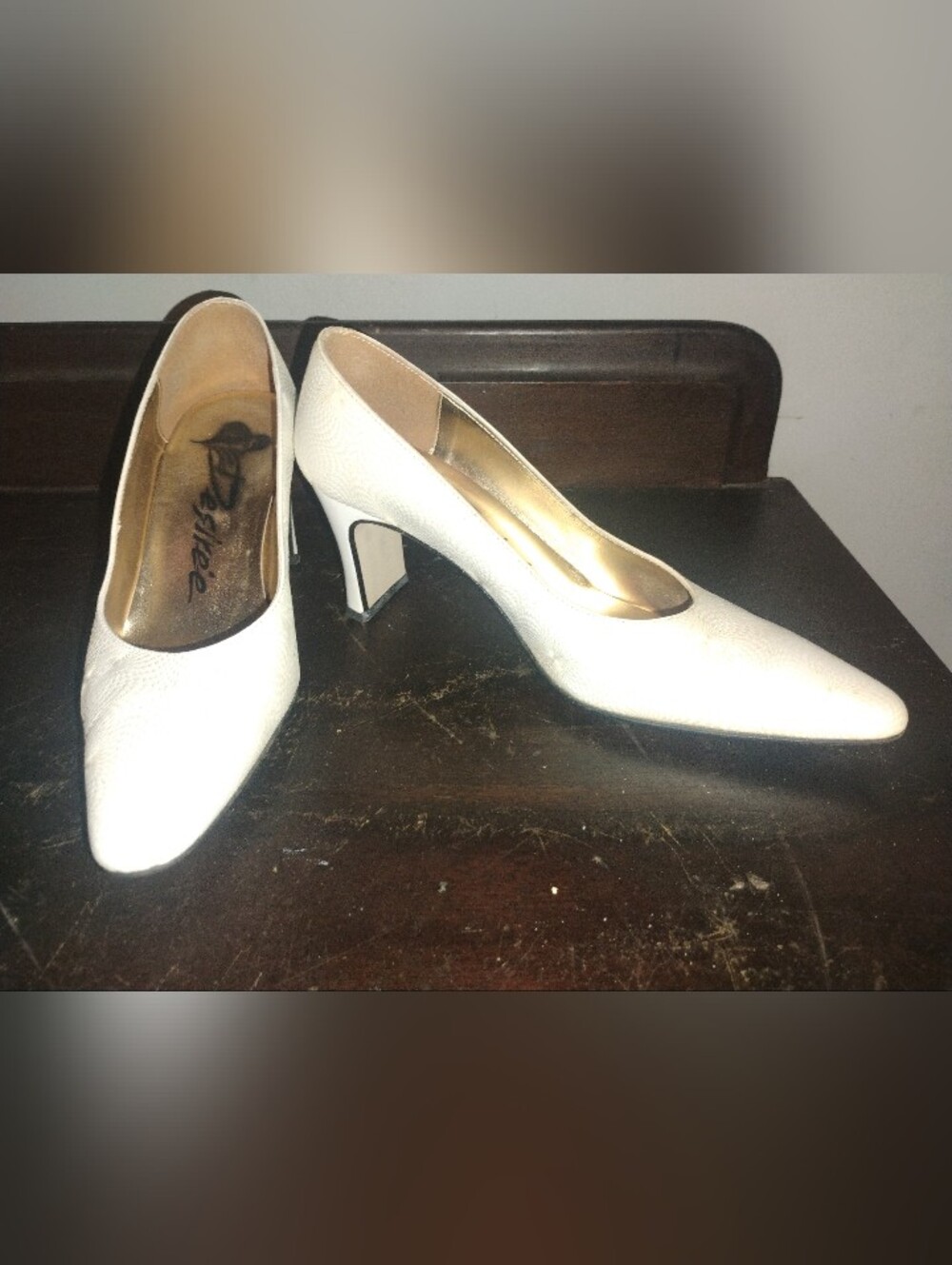 Classic White Pointed Mid-Heel Pumps